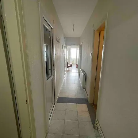 Sahilde Denize Sifir Apartmán *