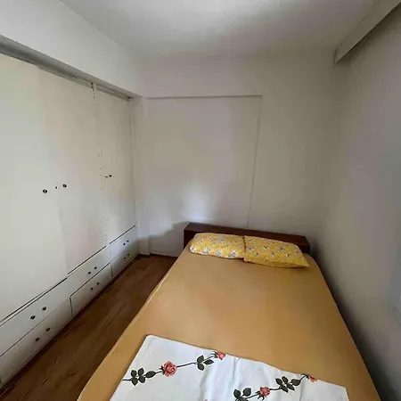 Sahilde Denize Sifir *