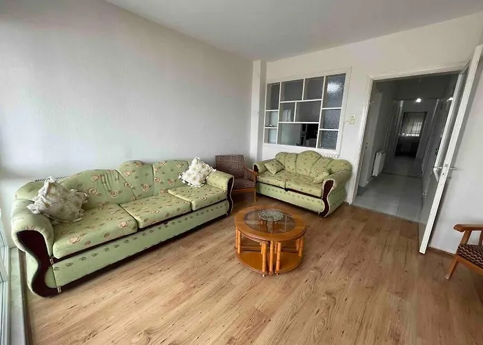 Sahilde Denize Sifir *